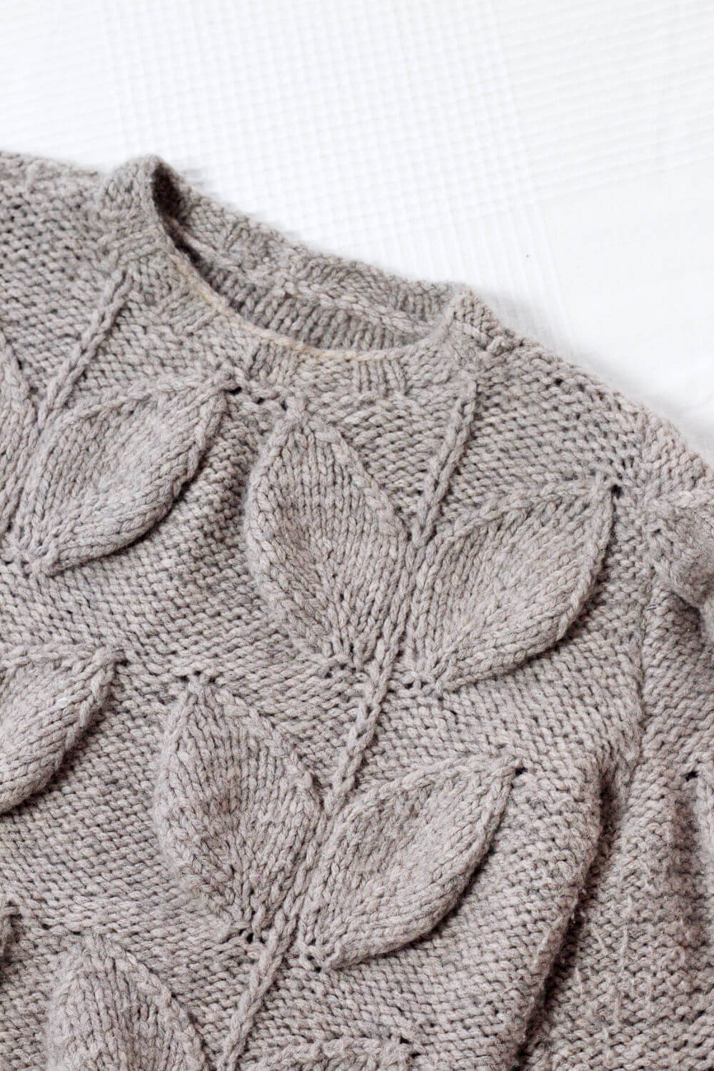 Designer Pullover mit Zopfmuster stricken: Komplette Anleitung