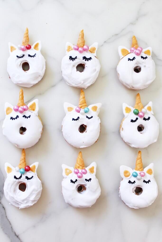 Mini Donuts backen: Rezept für süße Einhorn Donuts!